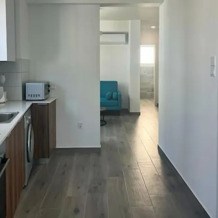 Apartment Phaedrus Living Coral Ambiance